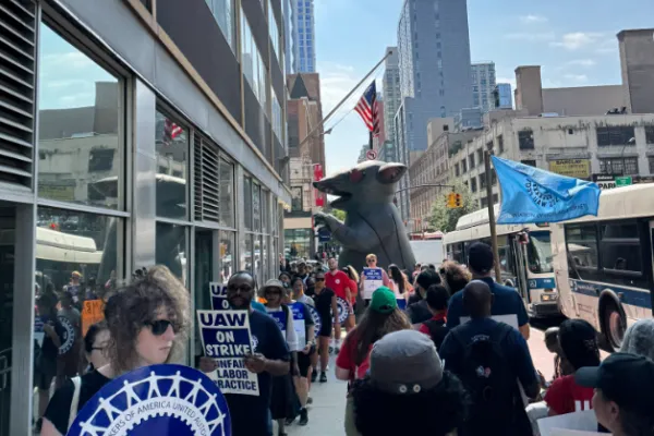 ALAA 2325 Members Mark One Month on Strike