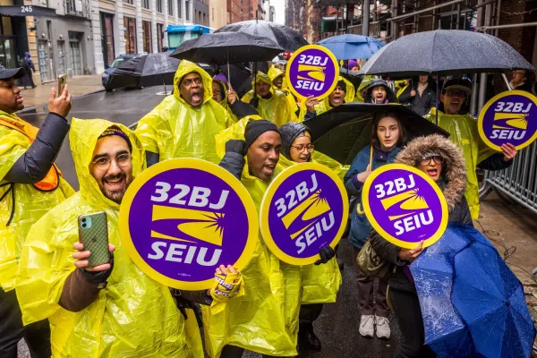 other-tech-layoffs-janitors-protest-outside-twitter-hq-manhattan-32bj-twitter-jans.jpg