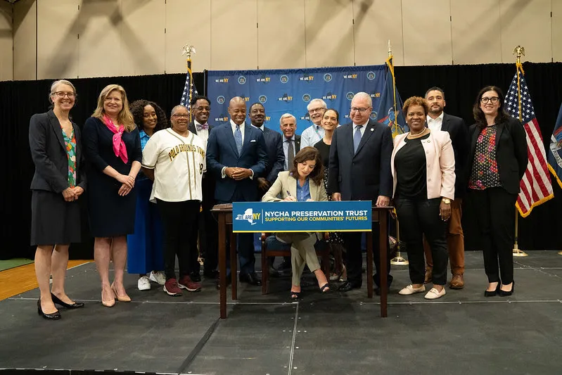 governor-hochul-signs-legislation-creating-new-york-city-public-housing-preservation-trust-unnamed56.jpg
